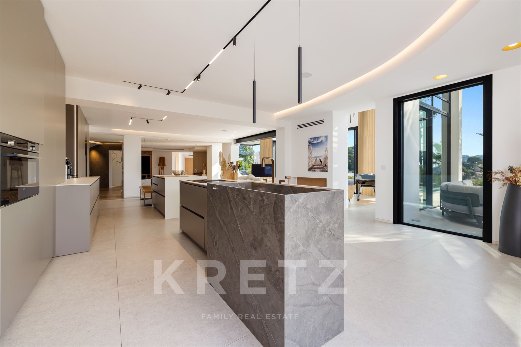 Mougins – Contemporary Villa