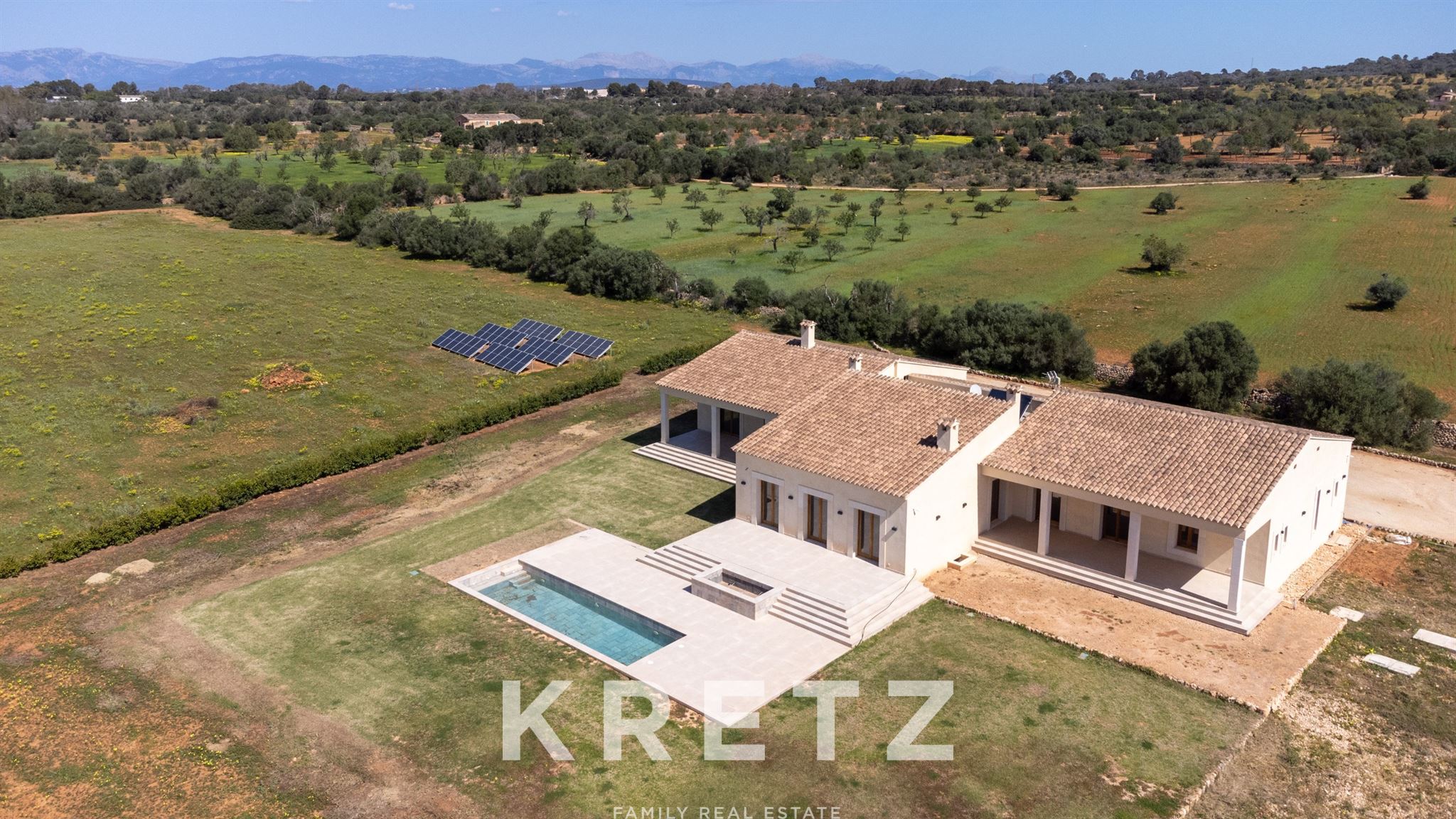 Contemporary Villa with Pool on a Large Plot in Llucmajor