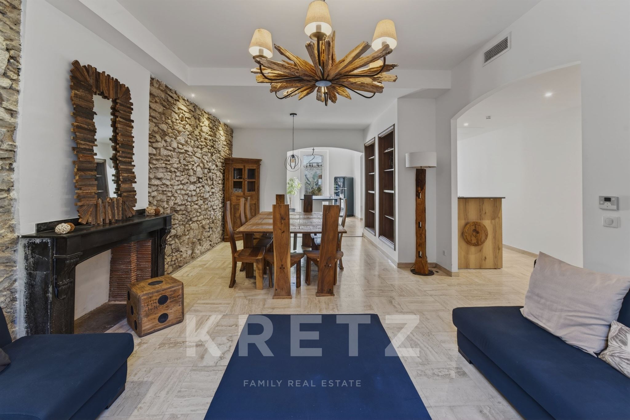 Authentic renovated winegrower's house 290 m² of living space – Swimming pool – 150 m² garage