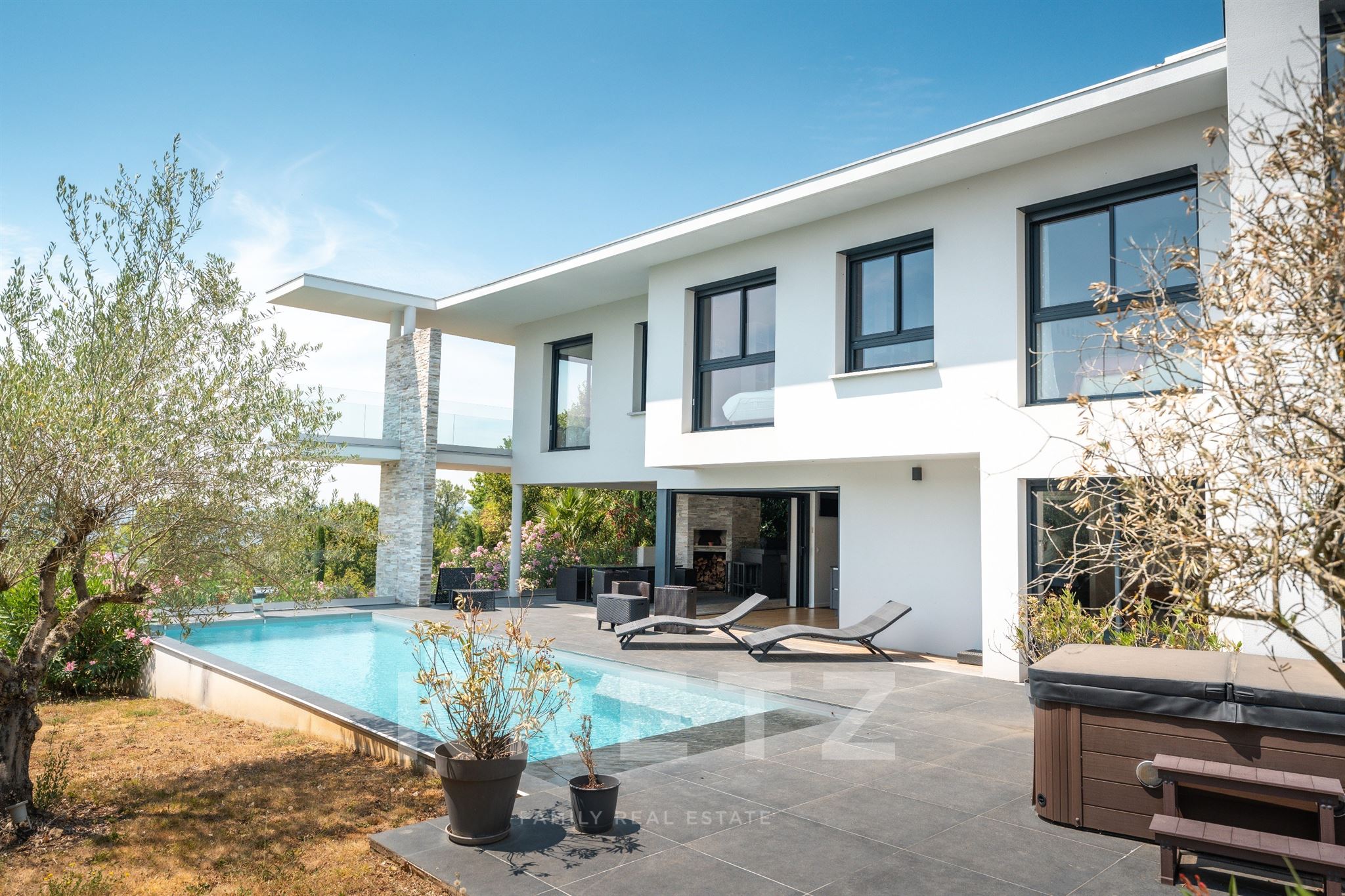 COUBLEVIE / VOIRON – Um Belvedere Contemporâneo de Exceção