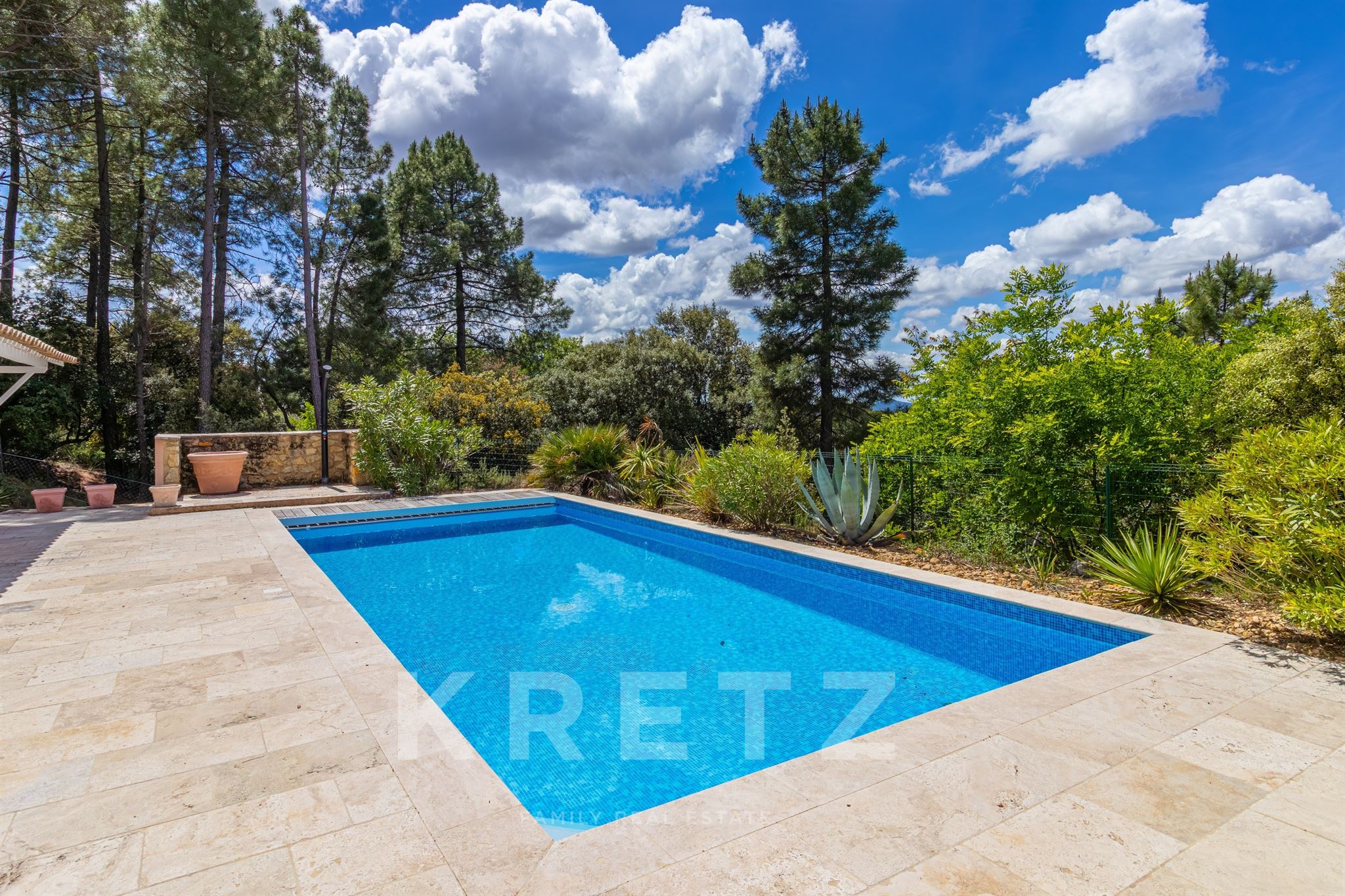 Splendid recent Provencal house - rare location - panoramic view