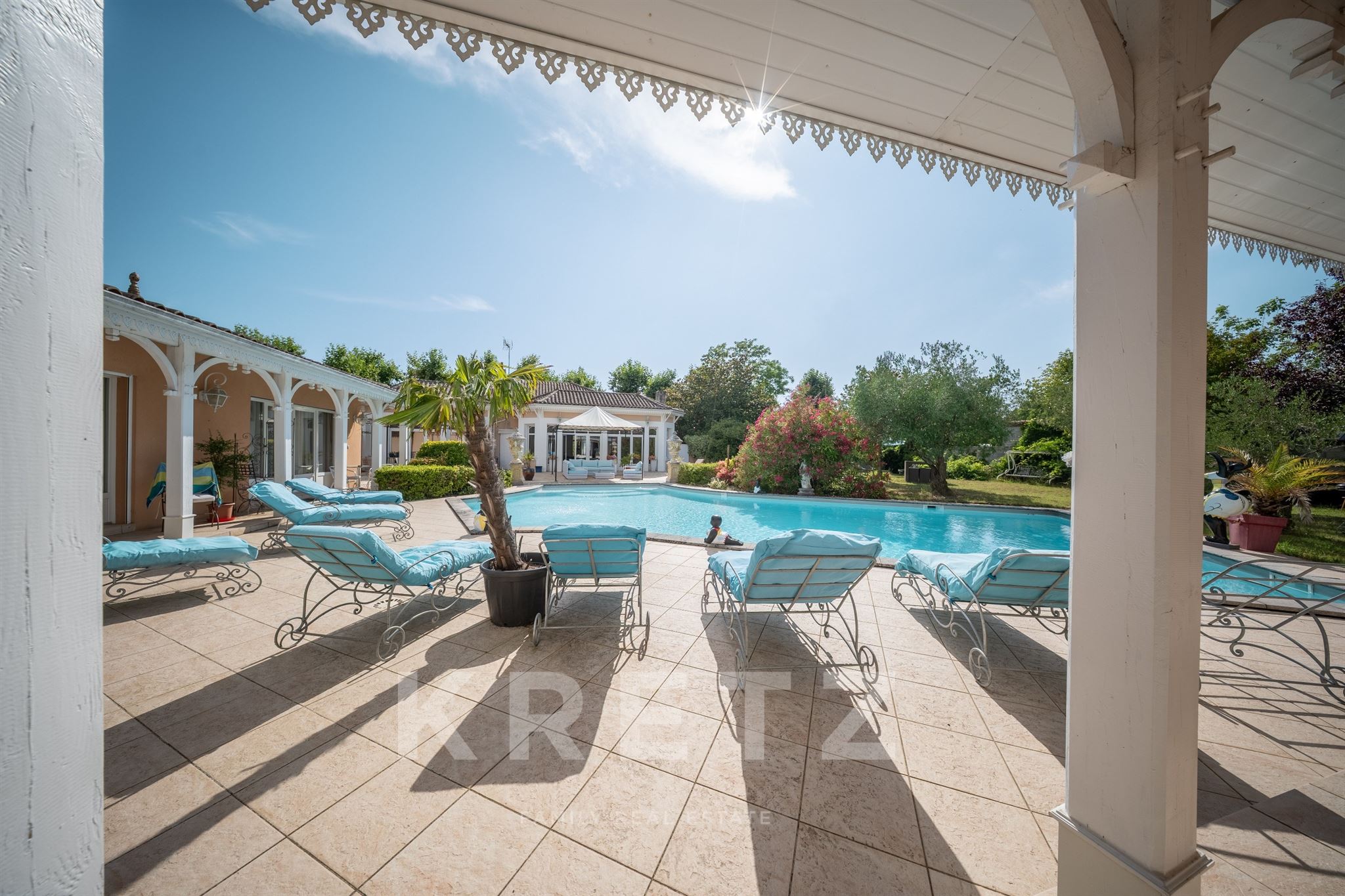 Arcachon Bay – Property with Guesthouses and Pool