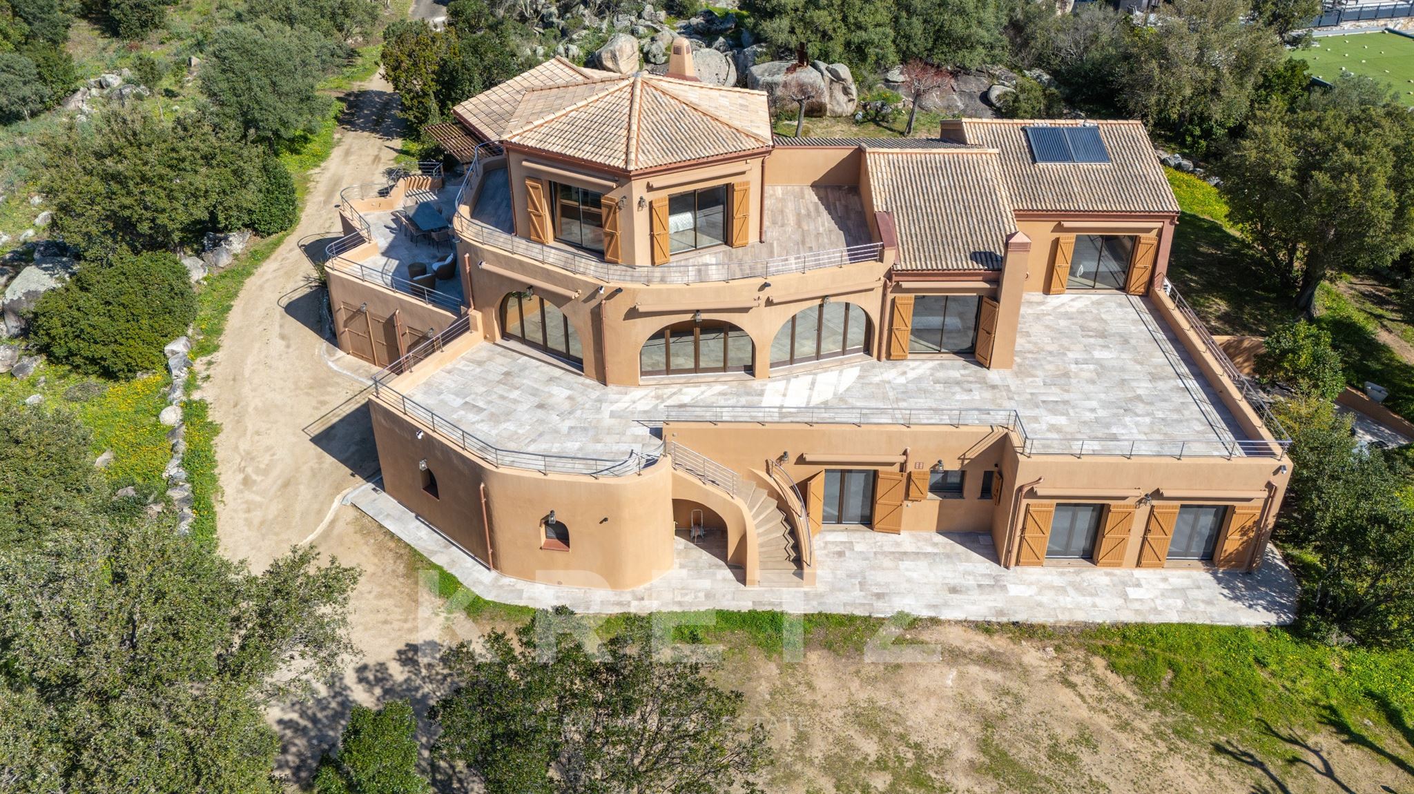 Magnifique maison de maître sur 25 000 m2 de terrain située à Porto Vecchio