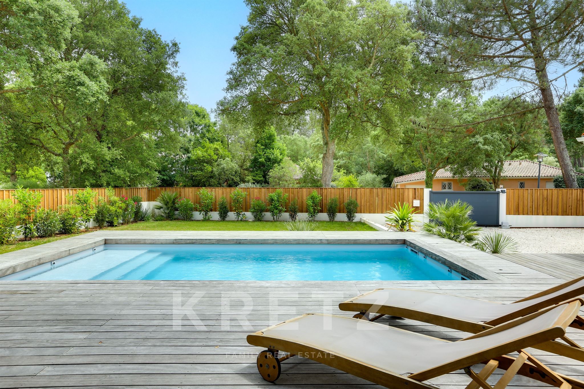 Soustons Plage — Renovated Villa with Exceptional Golf Views