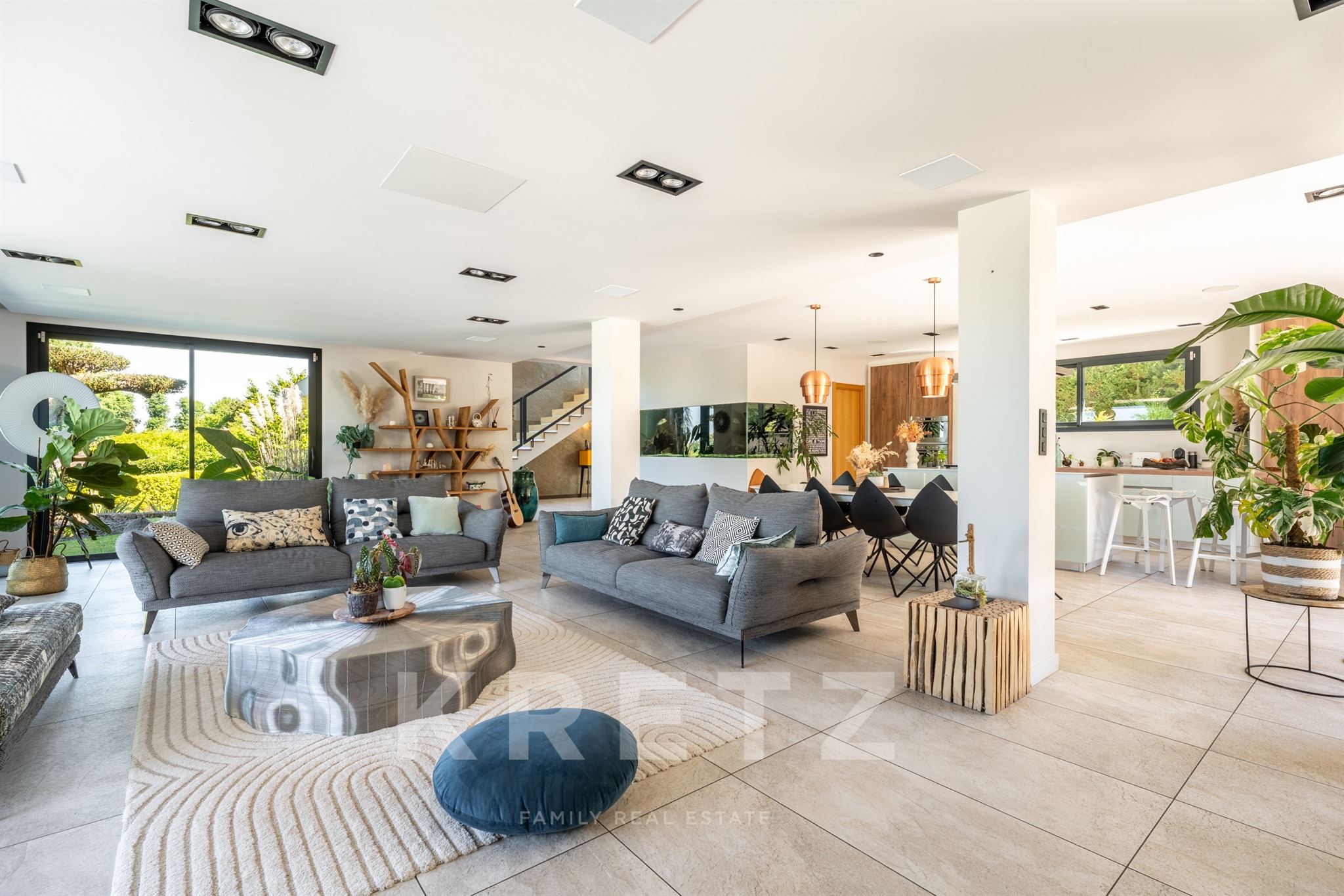 Superb Contemporary Villa in a Private and Secure Estate