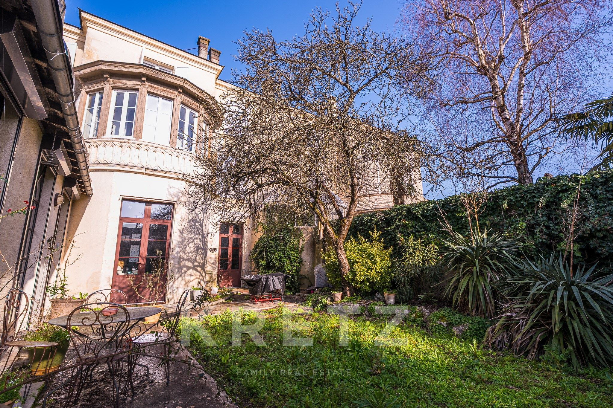 Charming 1850 Character Home with Garden – Central Cognac