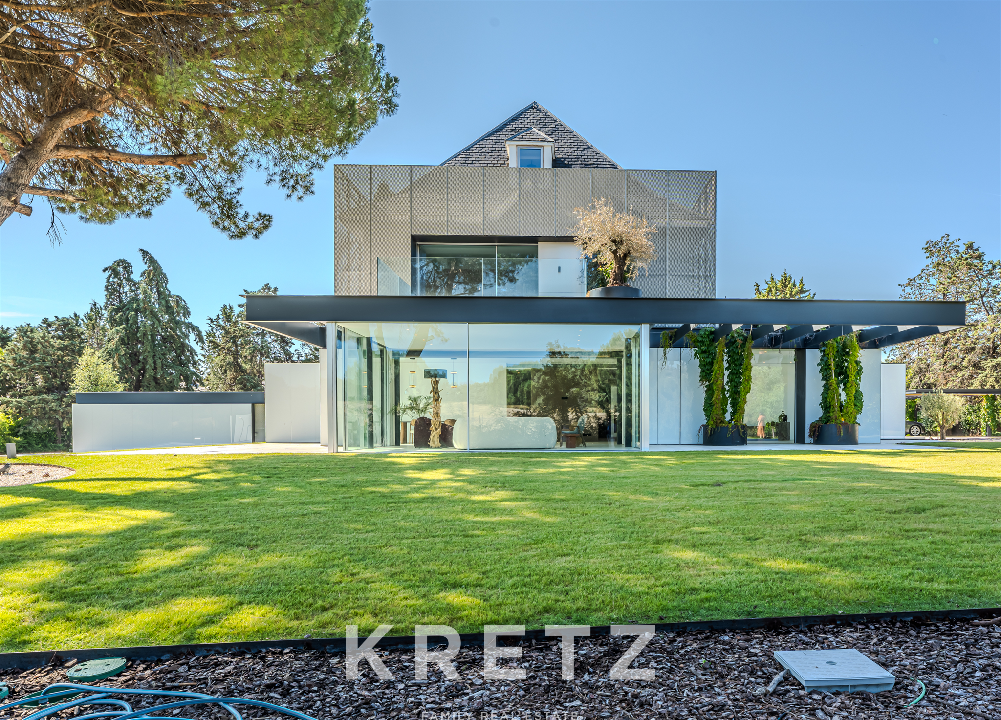 Modern single-family house in La Finca