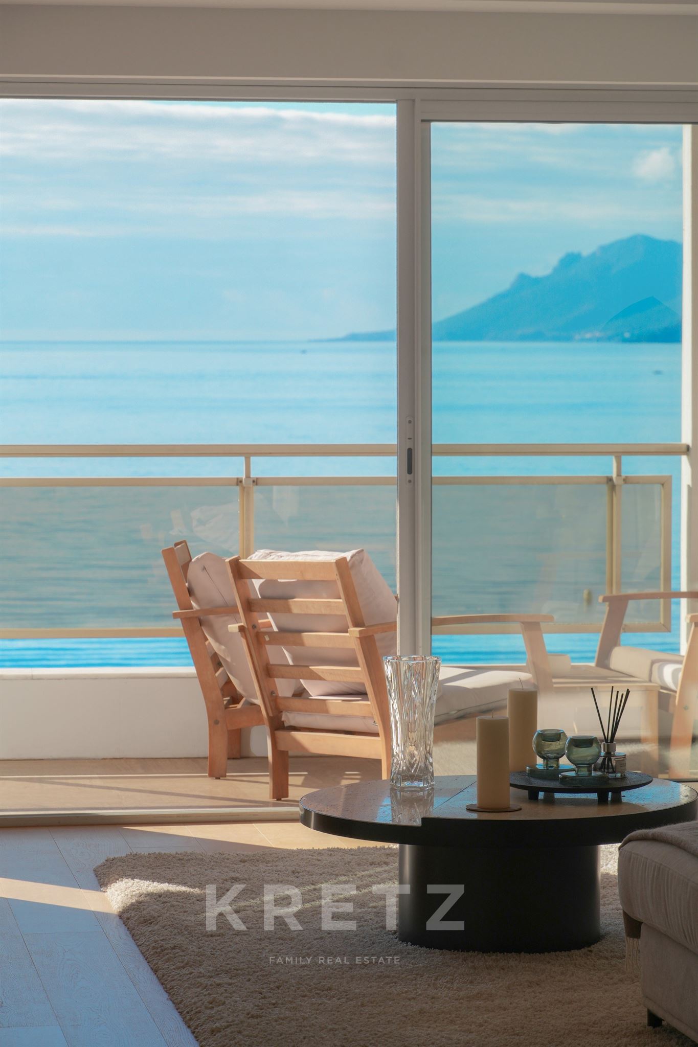 Exceptional Two-Bedroom Apartment with Sea View – Cannes Croisette