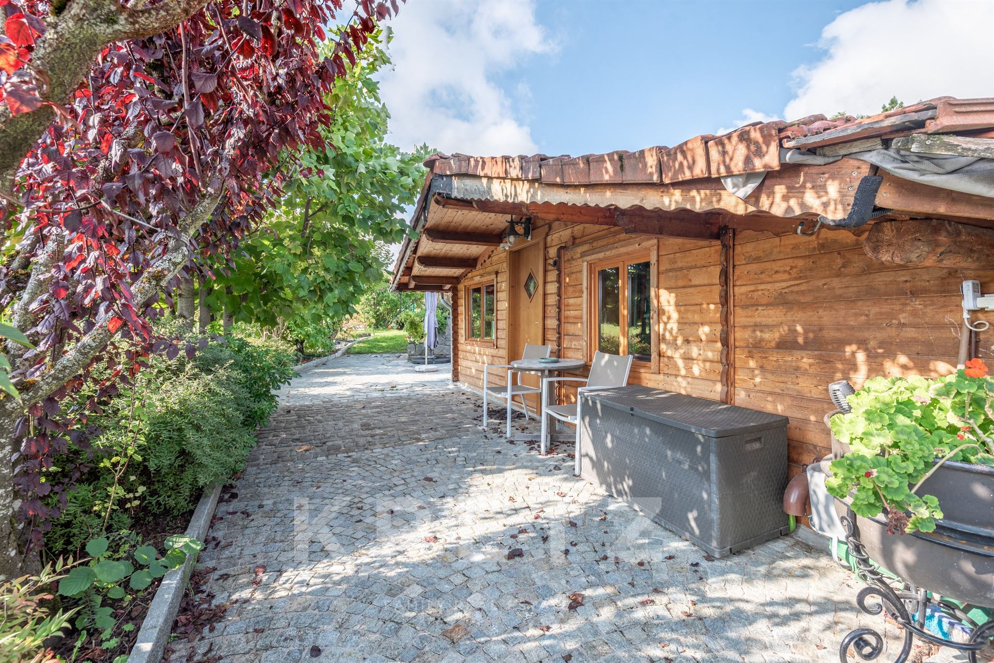 REIGNIER - ESERY Golf — Property including main villa and 2 chalets. Panoramic Mountain and Golf vie