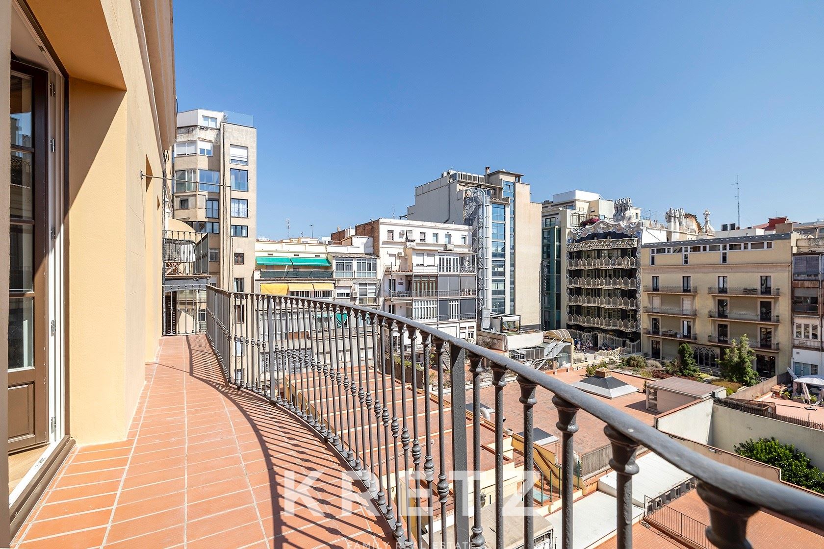 Spacious Duplex Penthouse Modernist Apartment on Rambla Catalunya