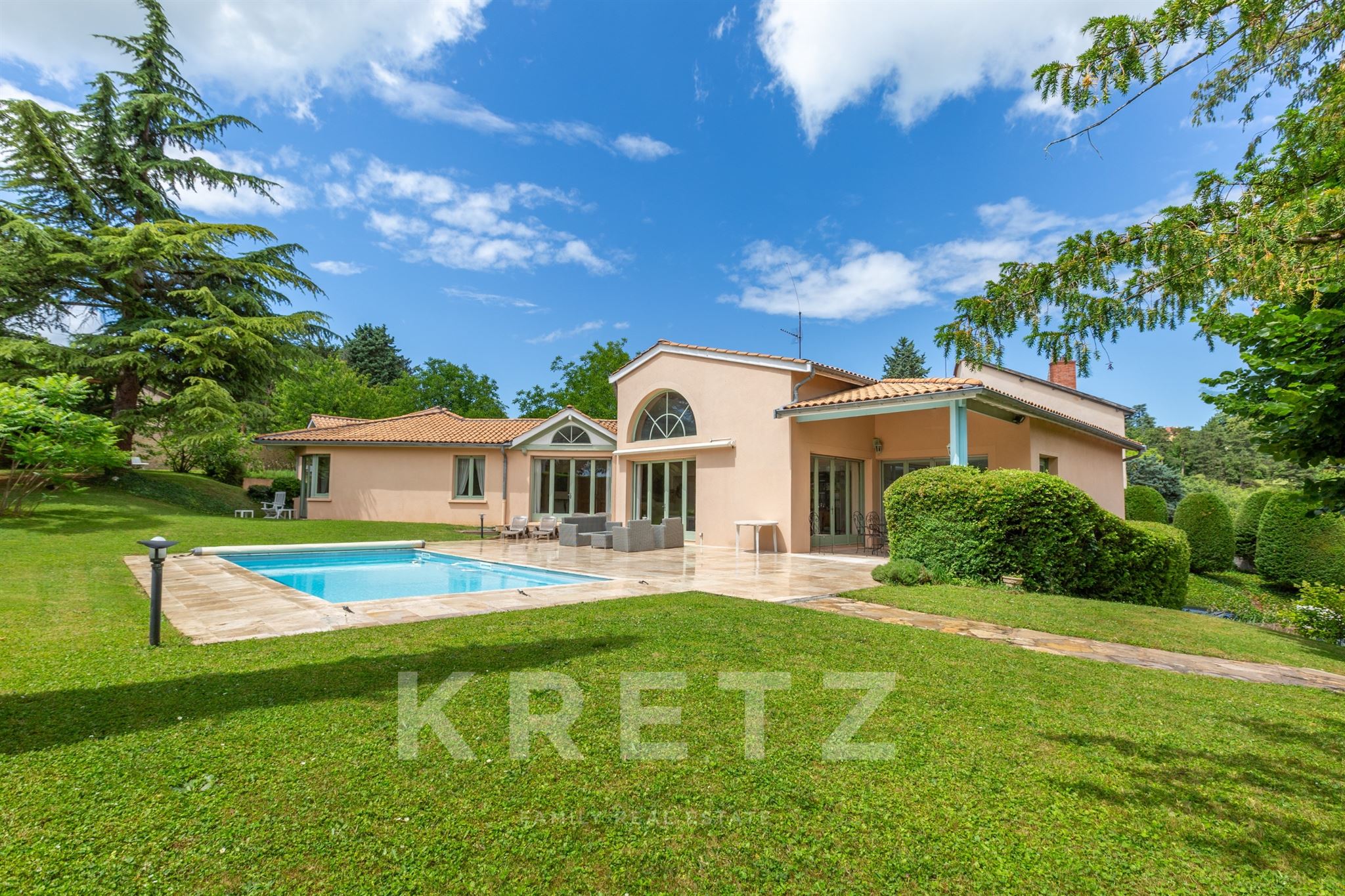 Remarquable maison d’architecte de 370 m² avec Piscine et parc arboré