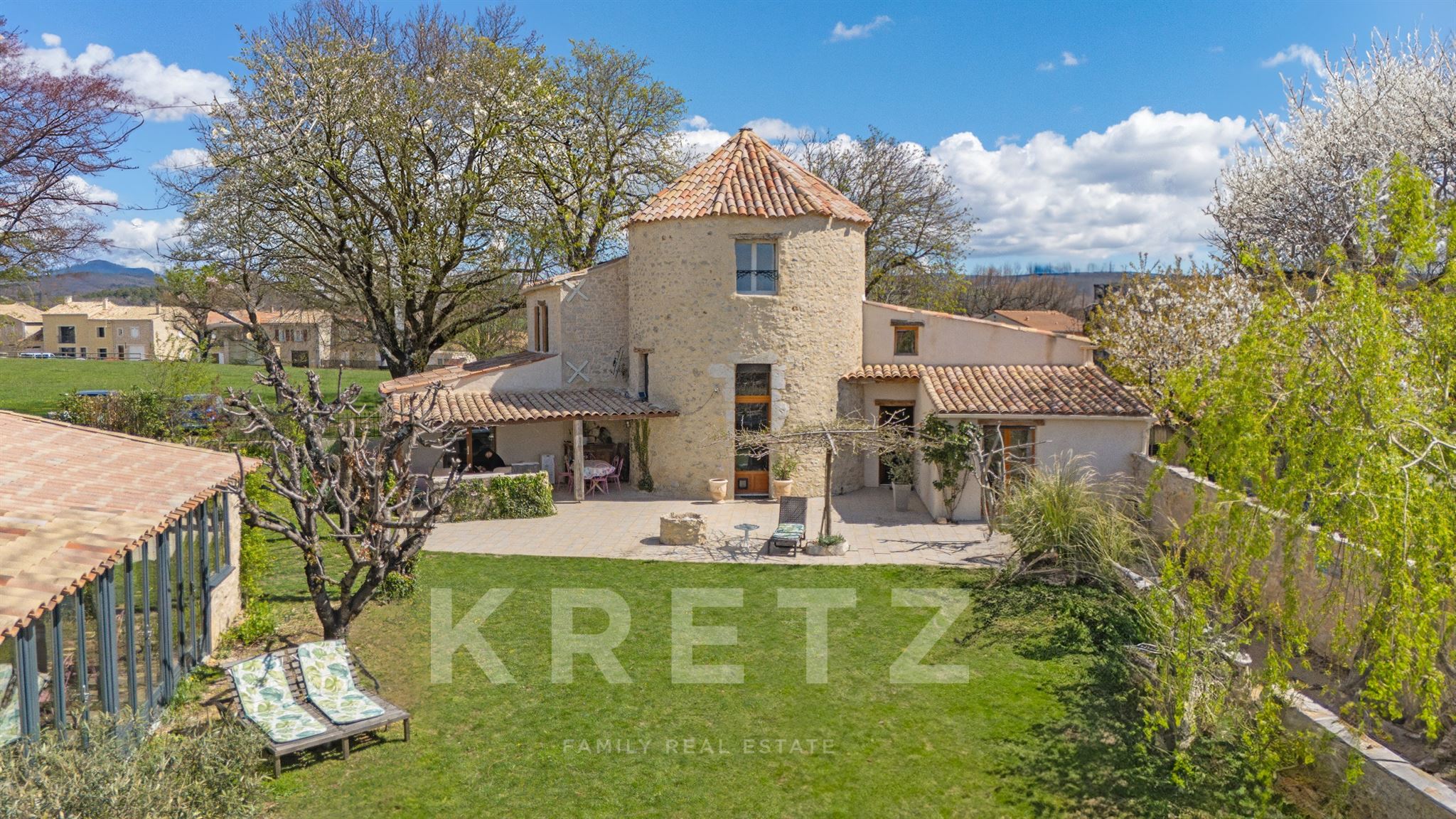Fully restored mill of over 280m2