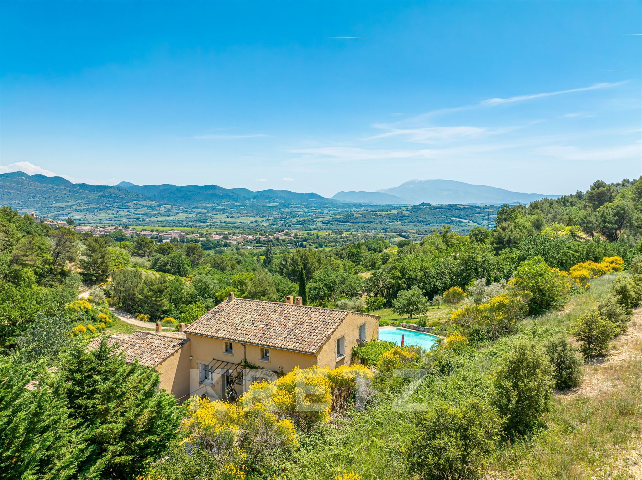 Grande demeure de campagne - deux piscines - vue panoramique