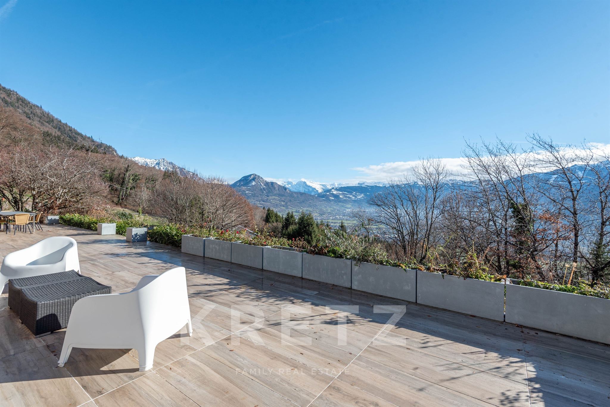 MARIGNIER – Panoramic Arve Valley View Property with Pool