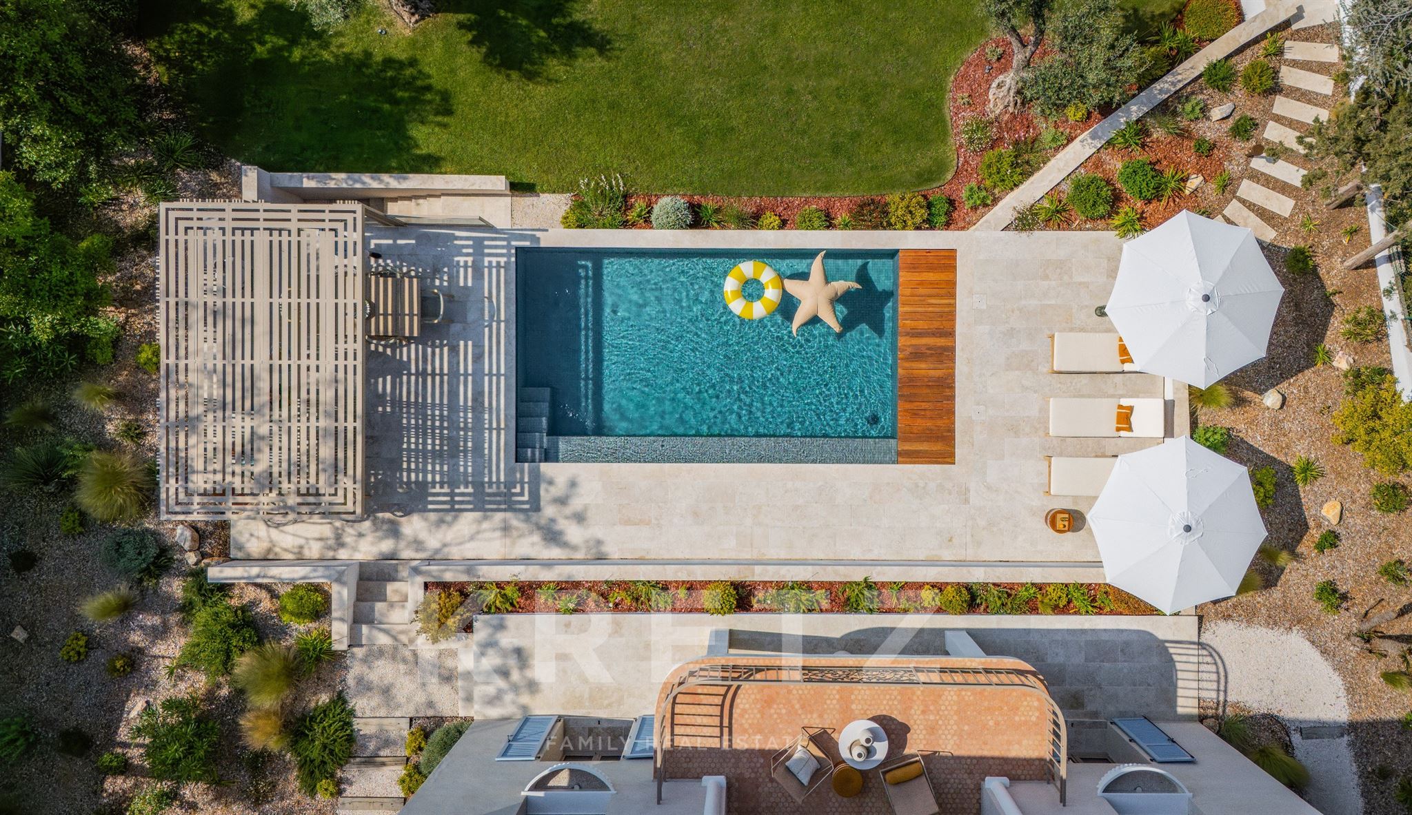 Belle Époque Villa — Sea View, Swimming Pool & Guest House