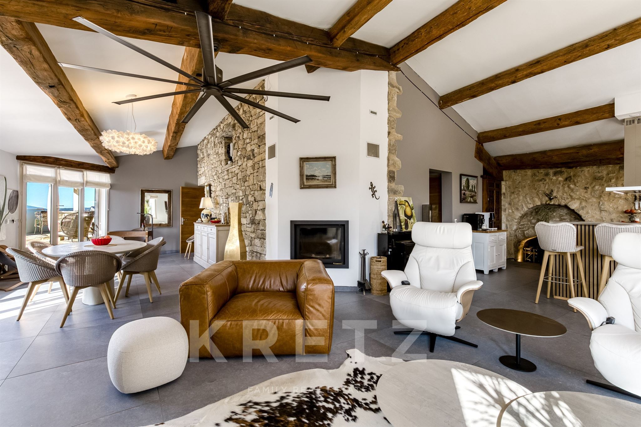 Magnifique villa d'architecte avec vue exceptionnelle en plein centre de Forcalquier au calme