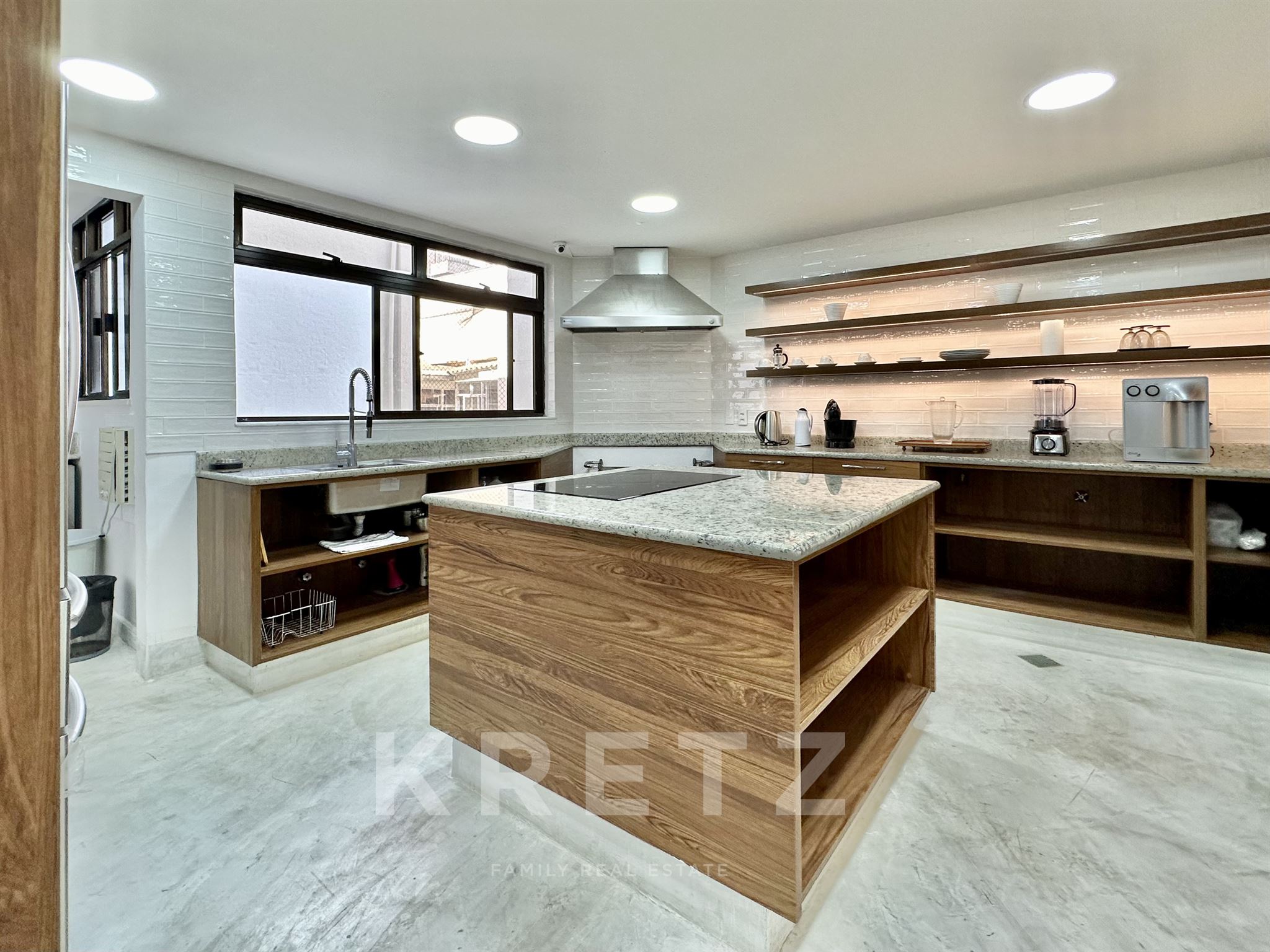 Penthouse overlooking Ipanema