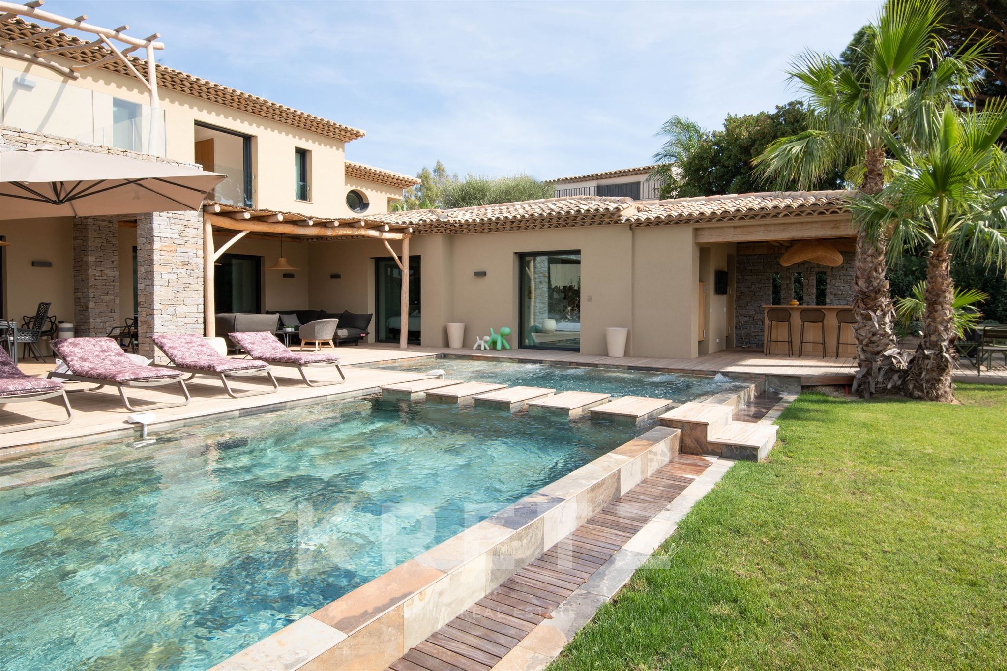 Saint-Tropez - 5 min from the center.