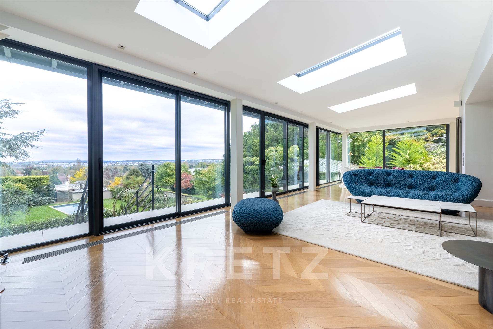 Architect-designed villa overlooking the Seine Valley