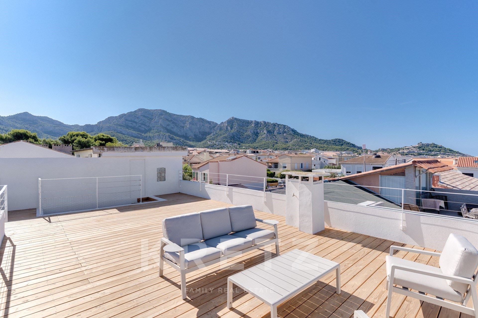 Maison d'architecte en front de mer avec rooftop et vues à 360