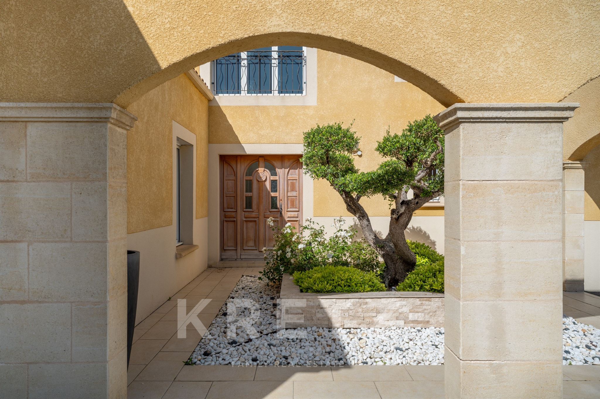 A secluded property on the edge of the forest – Southern charm just 15 minutes from Bordeaux