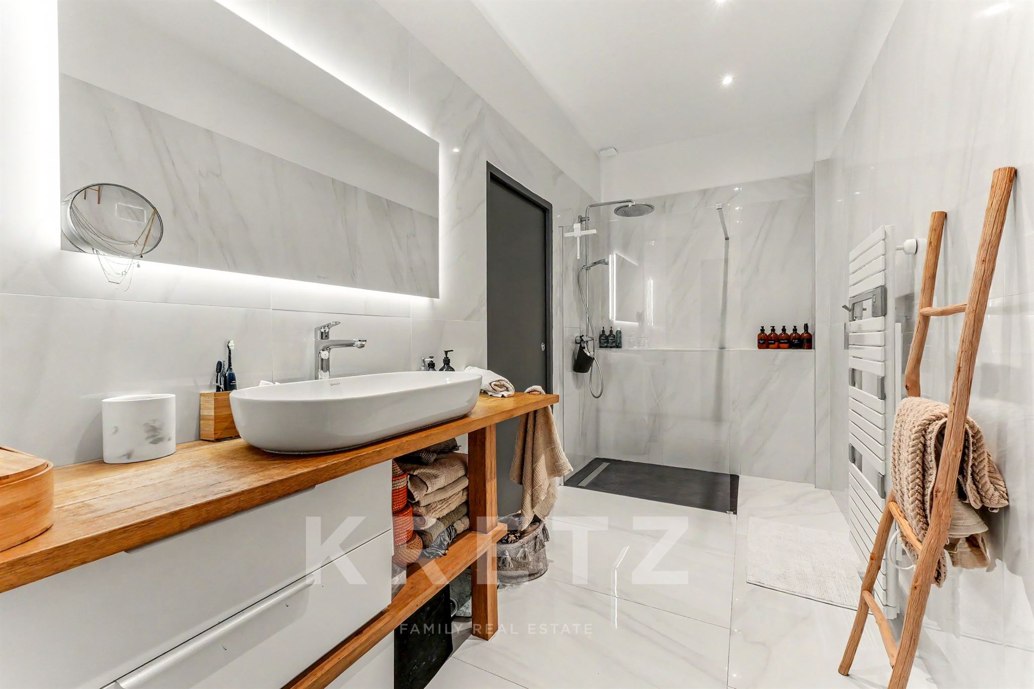 EXCLUSIVITÉ KRETZ FAMILY REAL ESTATE — LOFT CONTEMPORAIN AVEC PATIO — TOULOUSE BONNEFOY