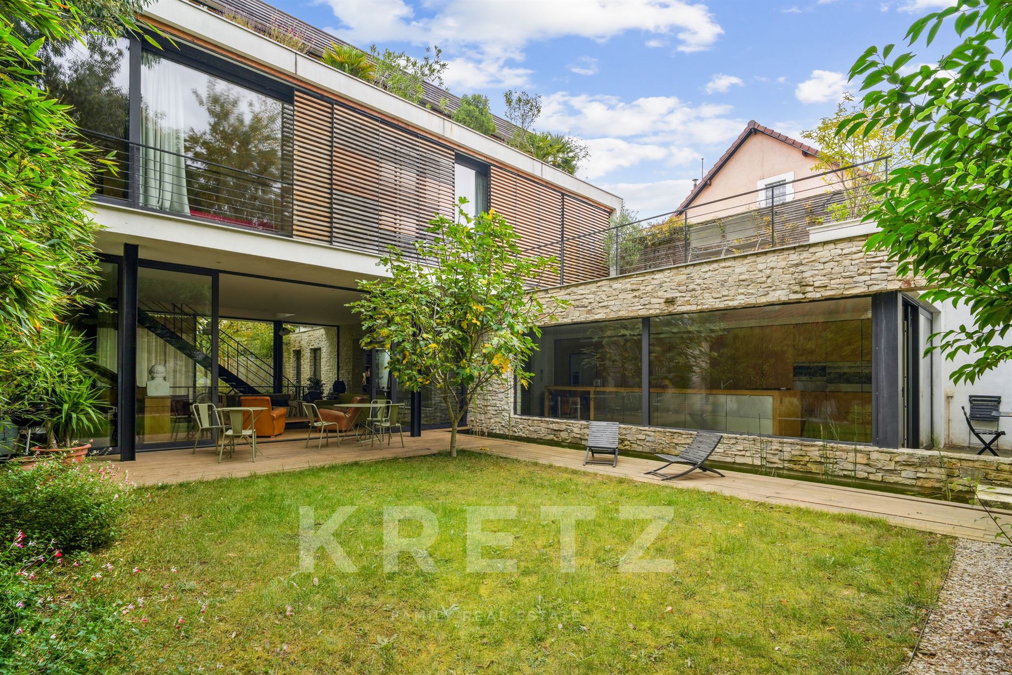 Modern house in Colombes