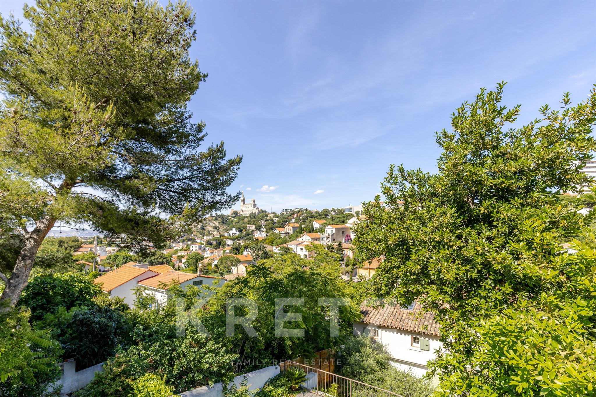 Marseille 7th - Roucas Blanc - architect-designed home with panoramic views over Notre-Dame de la Ga