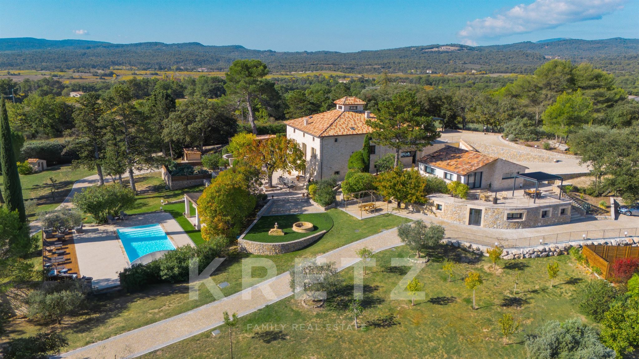 EXCLUSIVITE -PIERREVERT-Propriété de plus de 600m2 - 3 gites - 3 piscines- Calme absolu