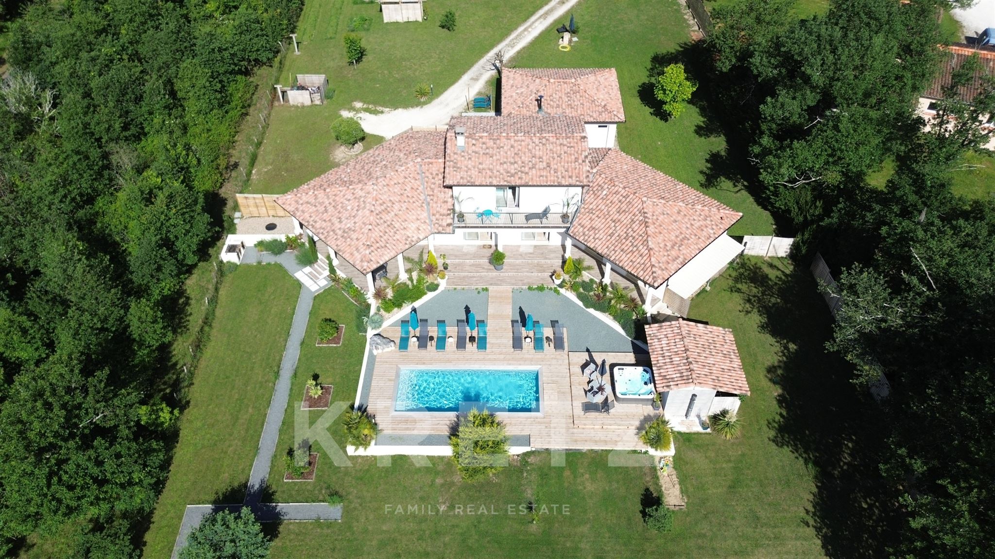 Contemporary house with swimming pool and countryside view