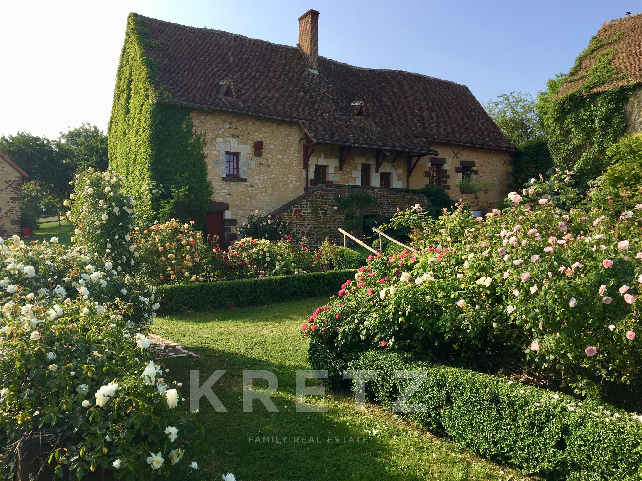 17th-century winegrower's house with panoramic view of the Loire Valley