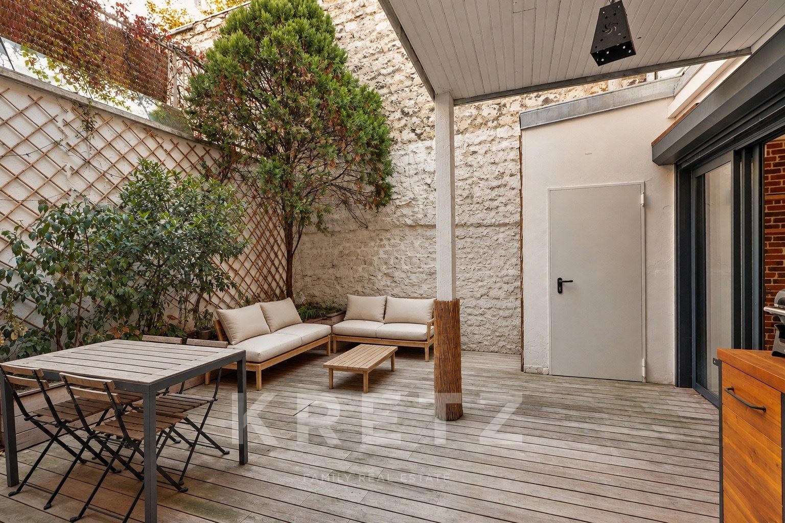 Charming Townhouse with Landscaped Terrace – Paris 12th Arrondissement