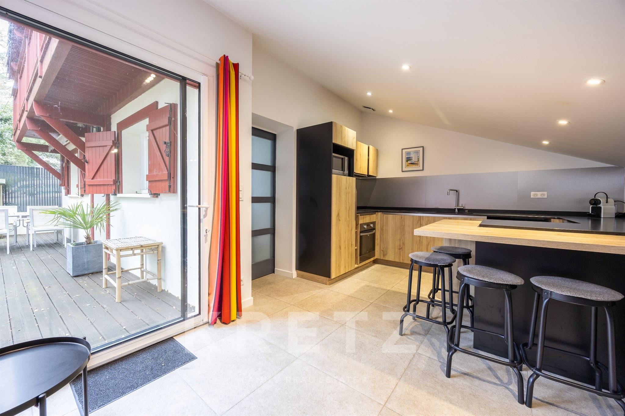 Hossegor town centre, peaceful house just steps from the lake and local shops