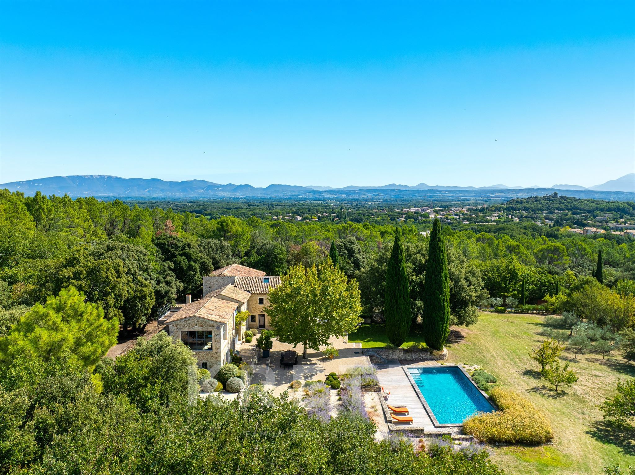 Antigua bergerie del siglo XV completamente renovada, en venta en la Drôme Provençale