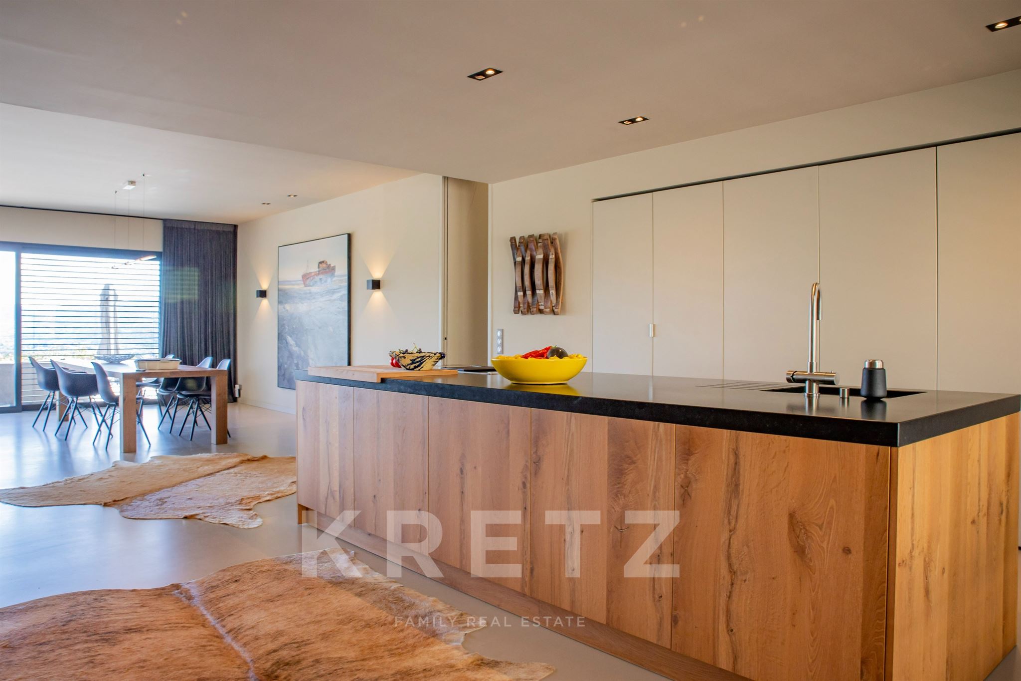 Contemporary residence of exception - Privileged location
