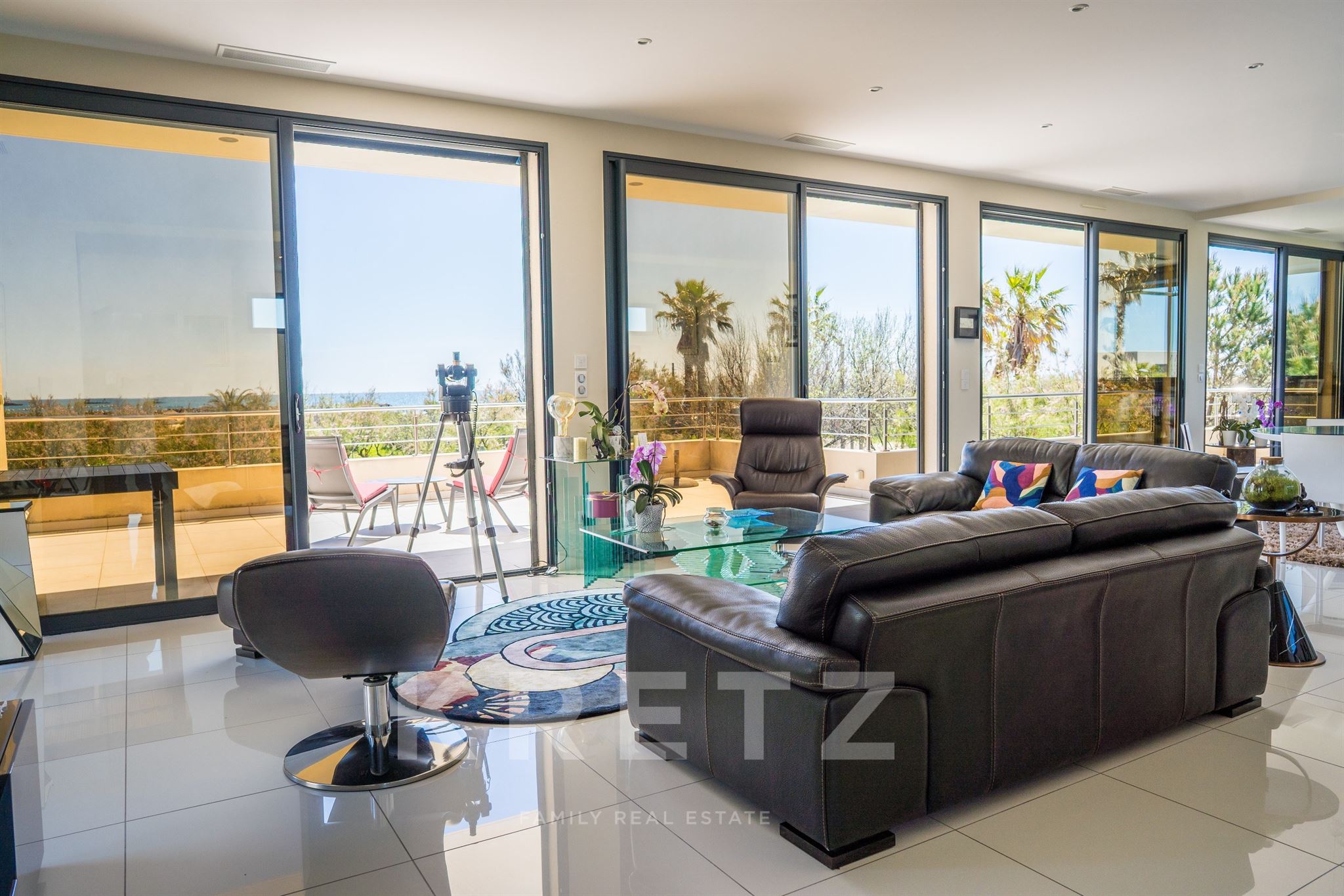 Architect-Designed Seafront Villa in First Line