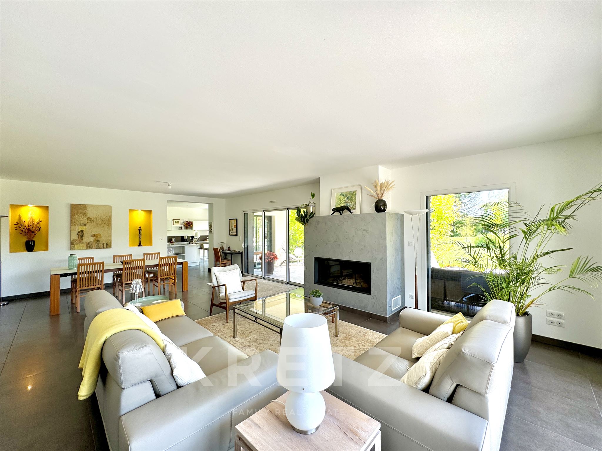 Quiet architect-designed house