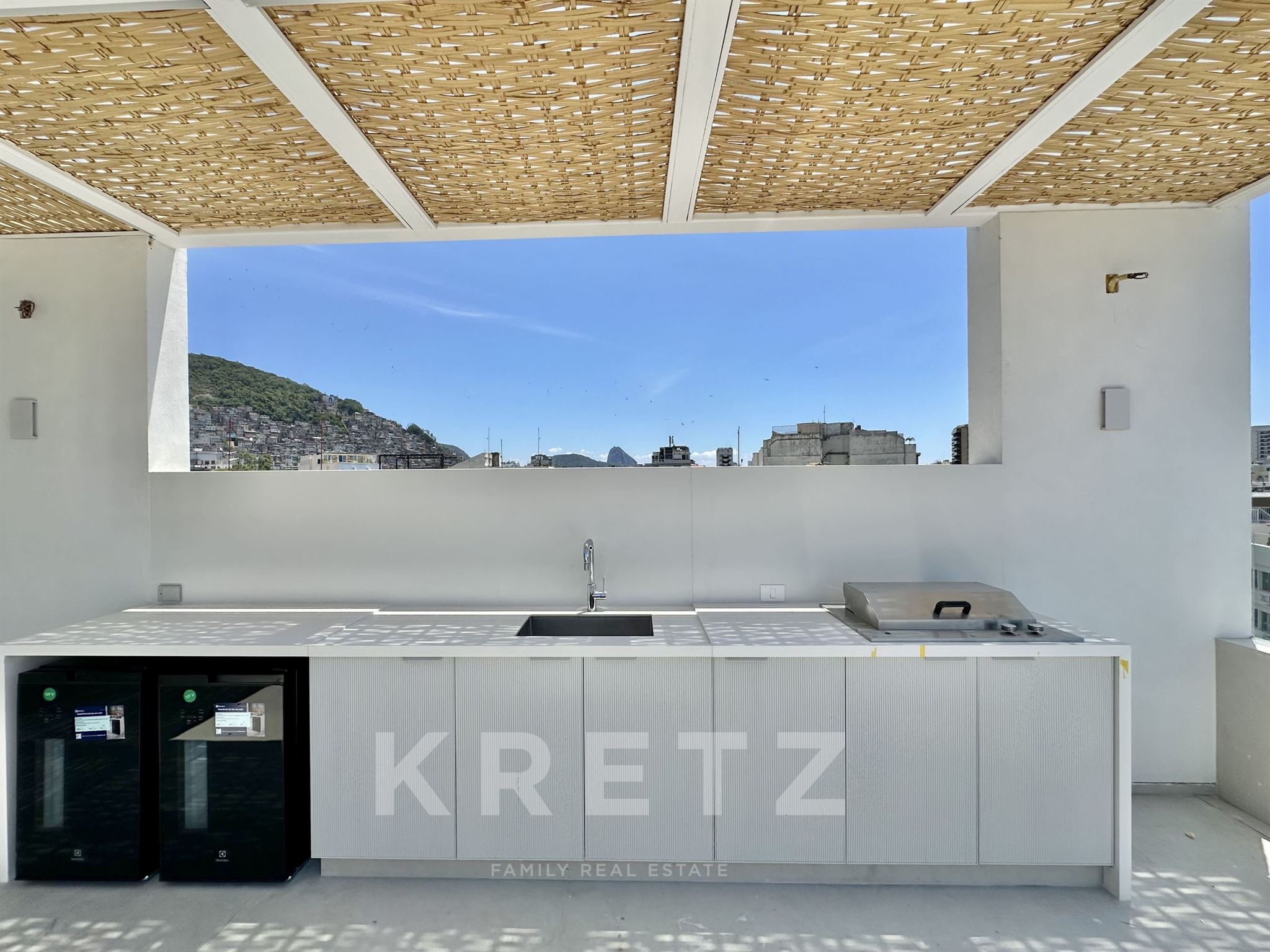 Duplex penthouse with ocean views, fully refurbished