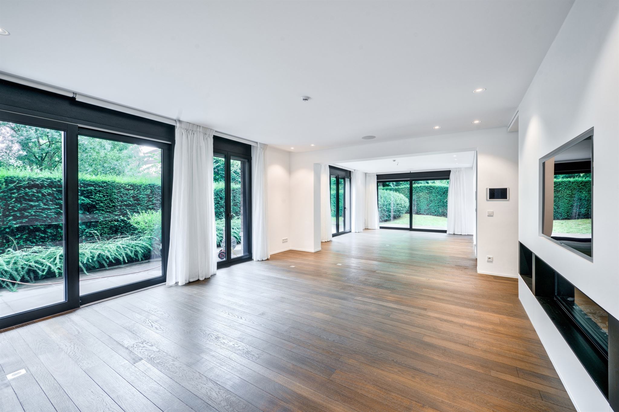 Elegant Three-Bedroom Garden Apartment