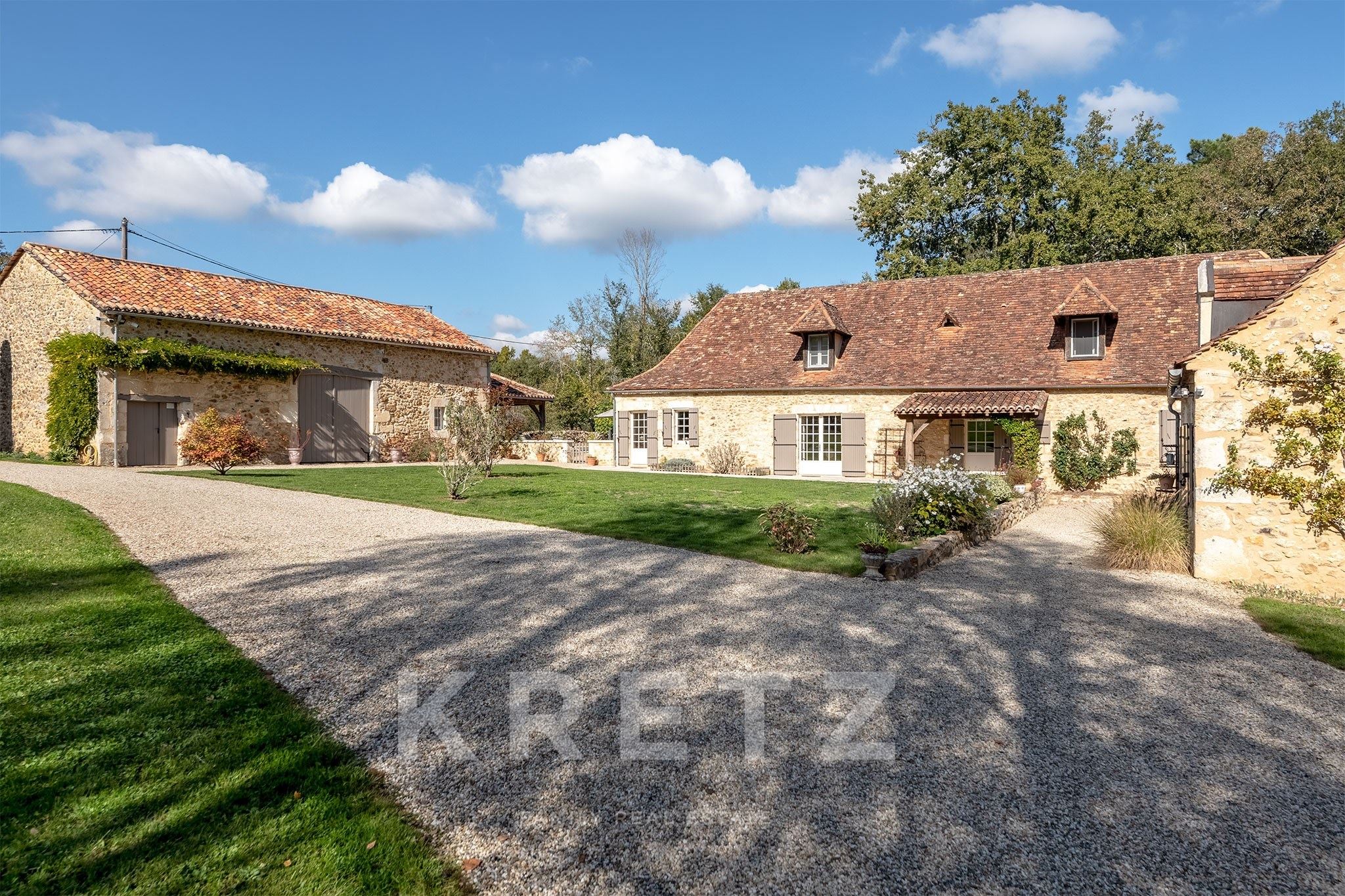Charming 350m² property in the heart of the countryside