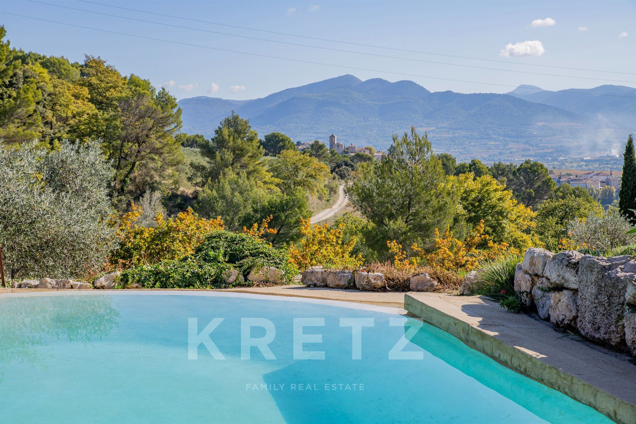 Large country house - two swimming pools - panoramic view
