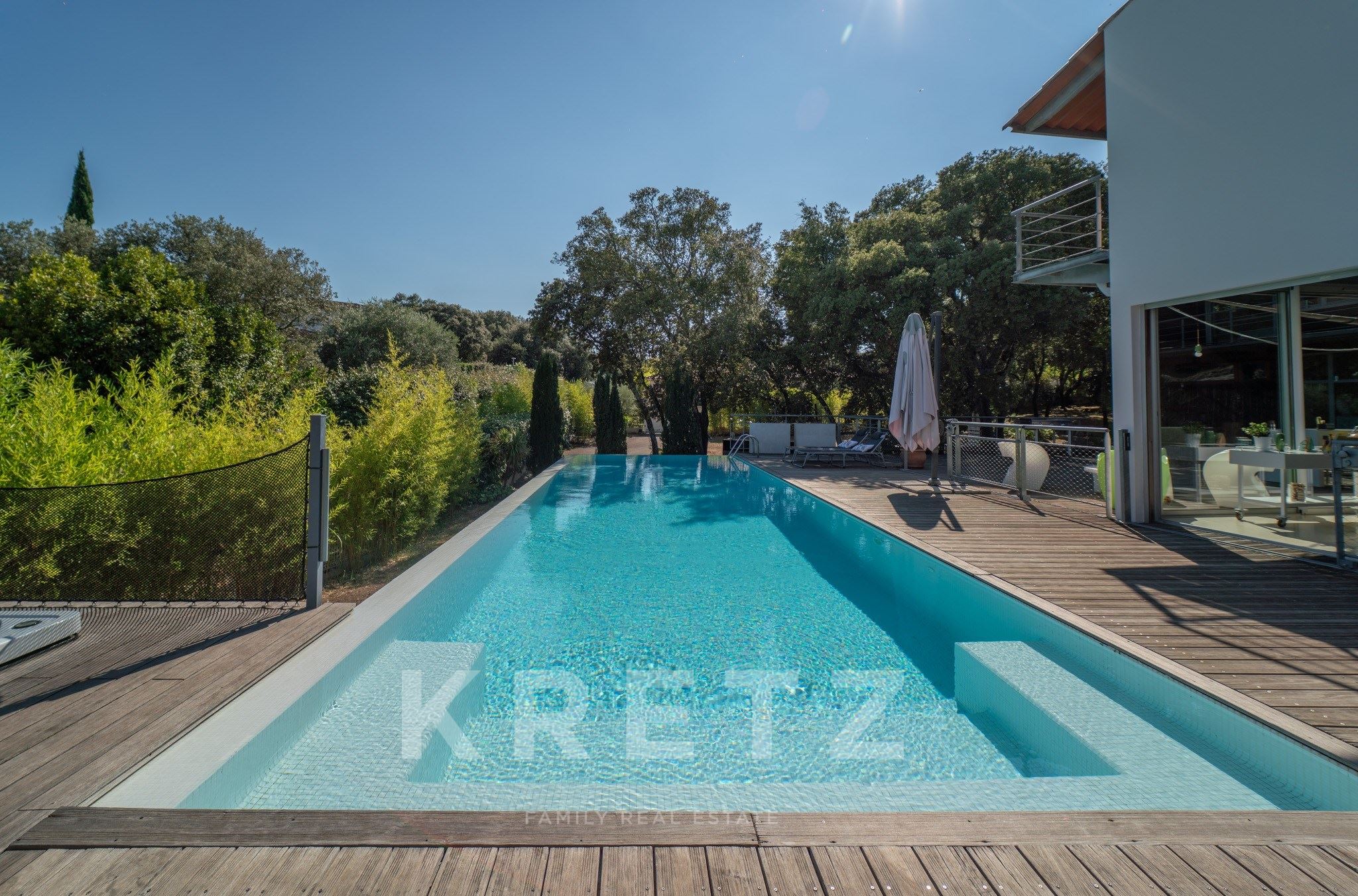 Villa de 243 m² de diseño arquitectónico inspirado en Le Corbusier, entre Nîmes y Montpellier