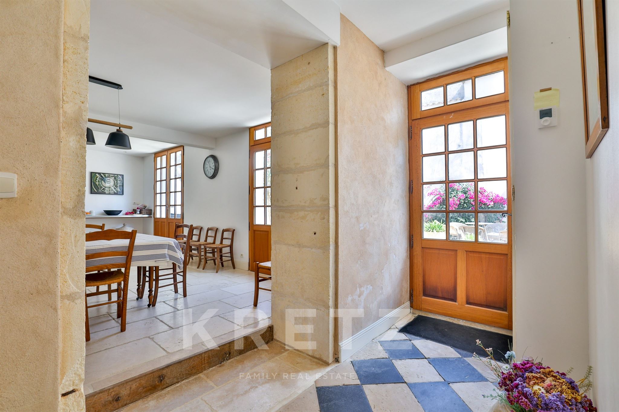Charming Townhouse, 300 m², 6 Bedrooms, in the Heart of the City