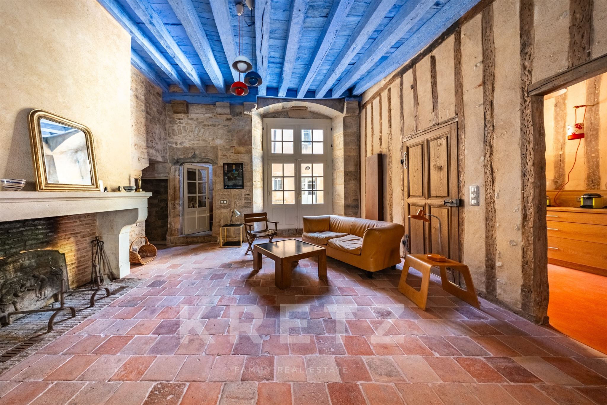 VEZELAY- Listed 15th - Century Mansion with garden and panoramic Views