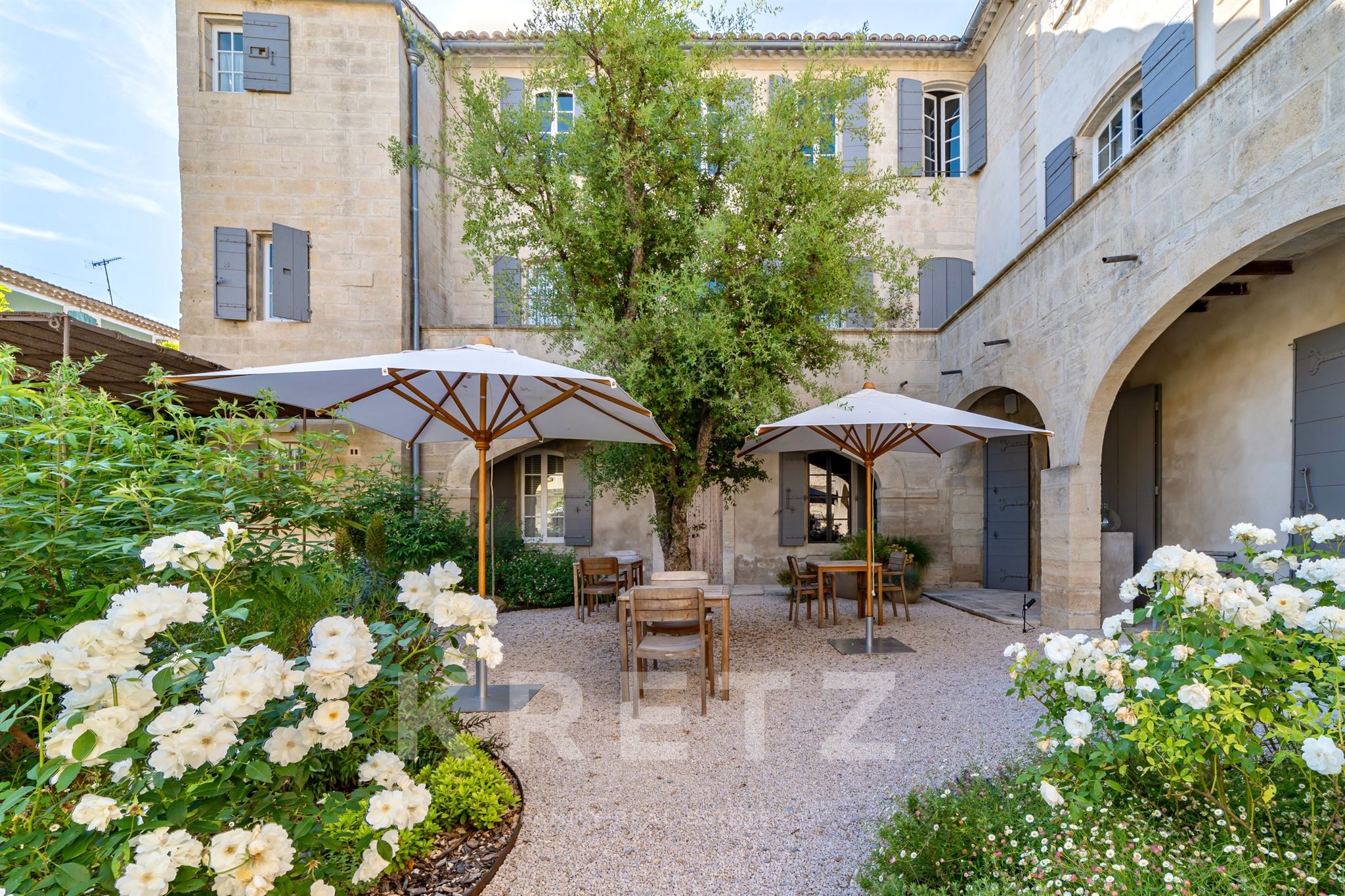 Fully restored 17th-century private mansion in the heart of the village