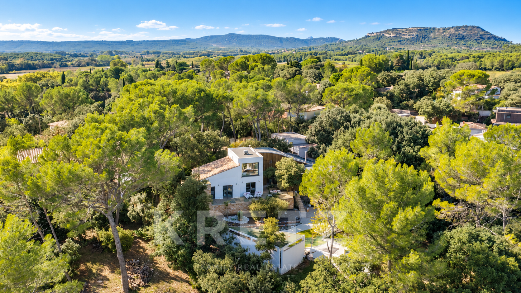 Propriété contemporaine d'exception avec vue panoramique