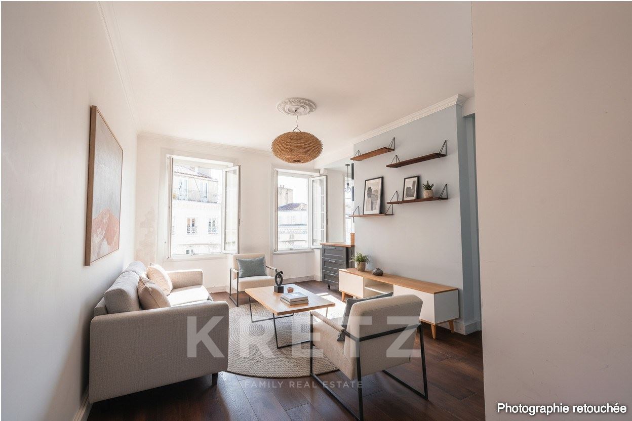 Elegant 2-beds apartment with solid oak flooring – Prestigious address