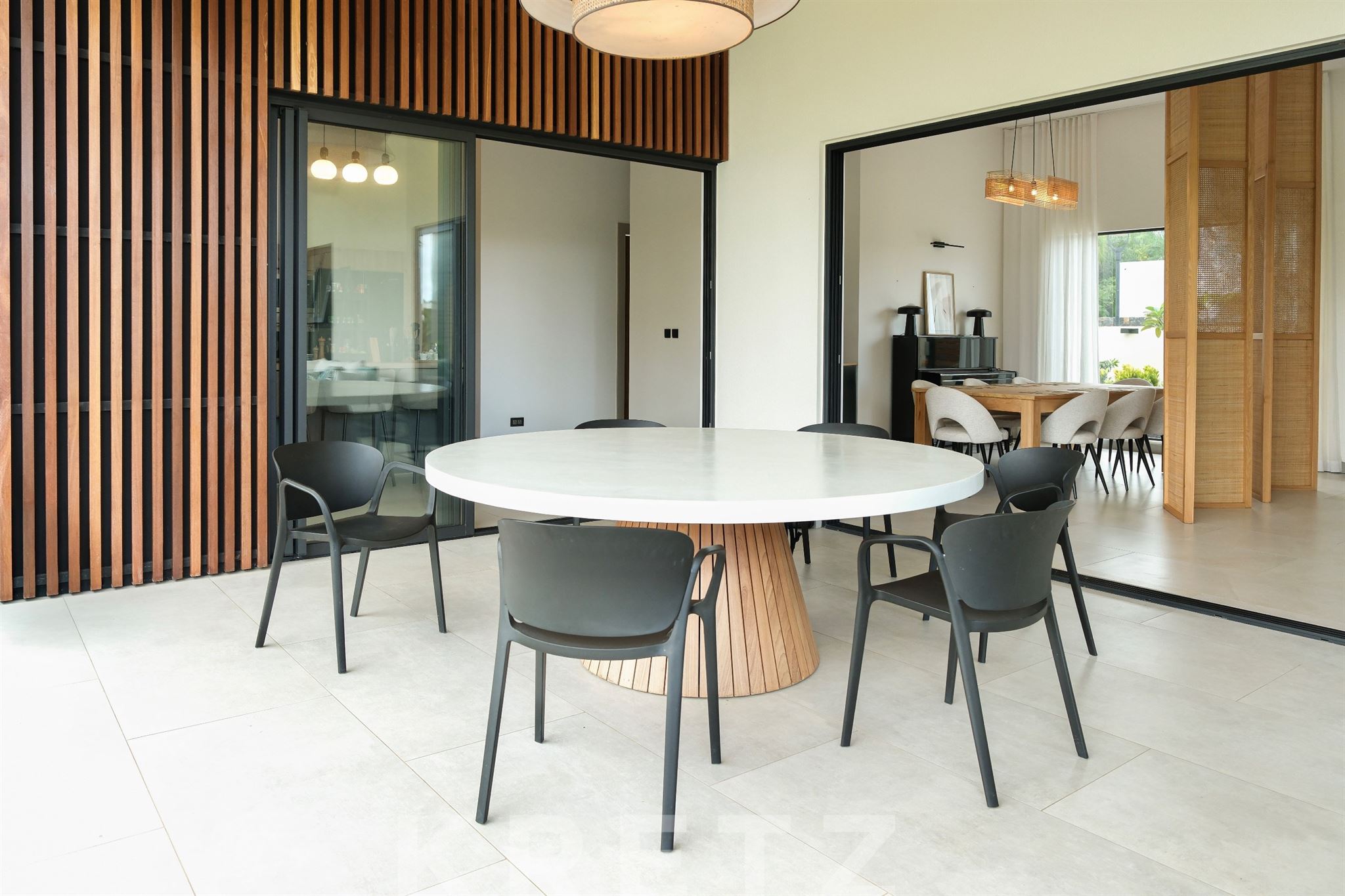 Contemporary villa in the heart of the Anahita golf course