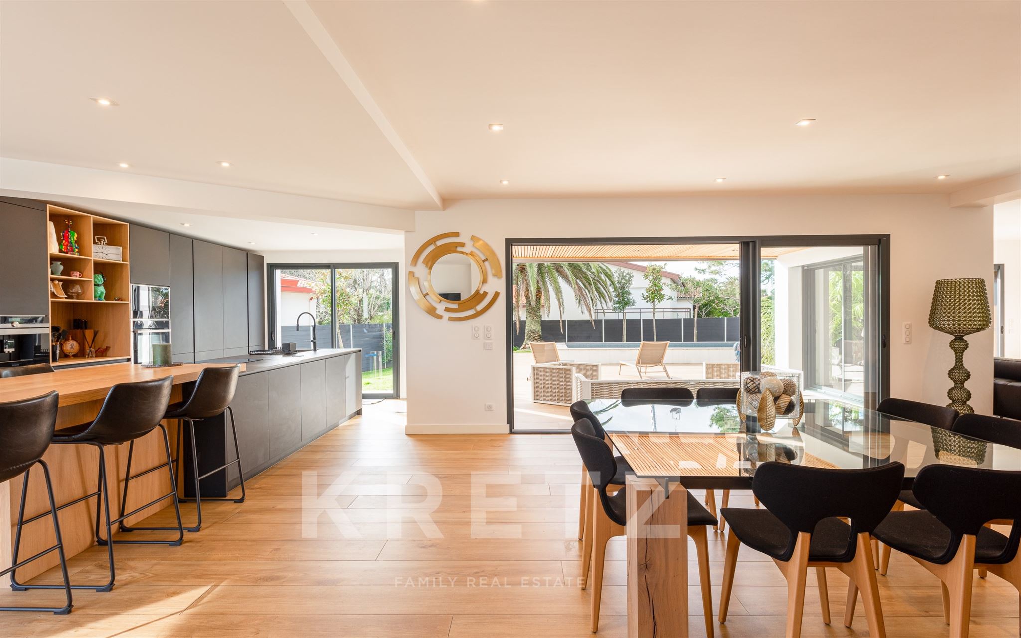 Architect-designed villa in Chiberta