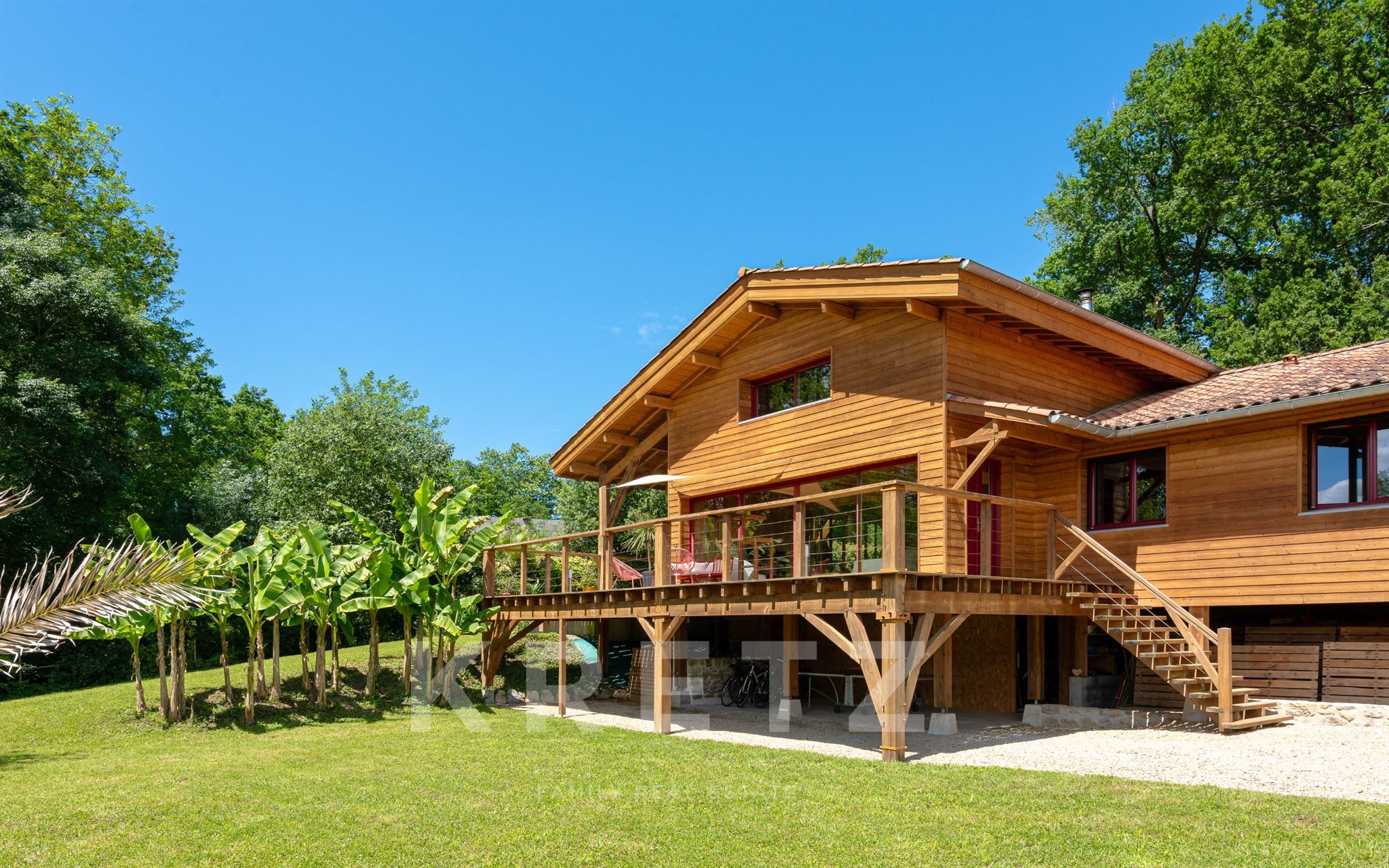 Villa contemporaine en bois – Élégance naturelle, calme et vue montagnes – 15 minutes de Bayonne